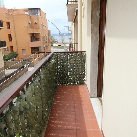 Family Apartment On The Beach Альгеро Экстерьер фото