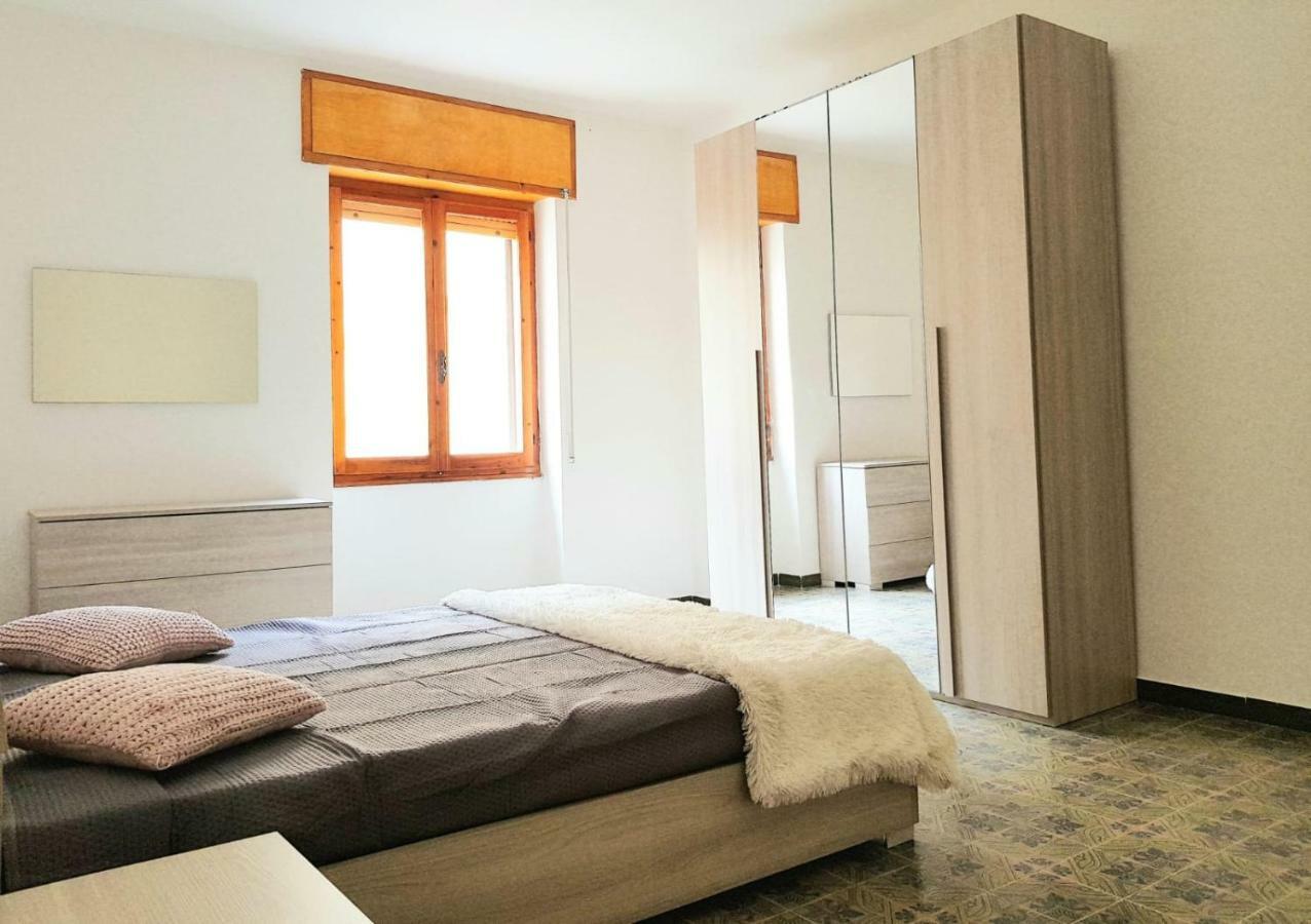 Family Apartment On The Beach Альгеро Экстерьер фото