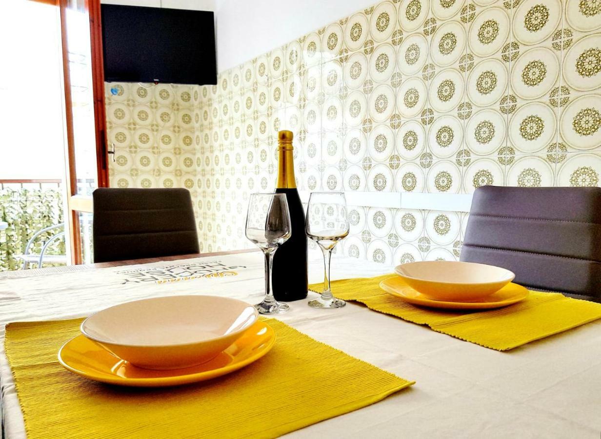 Family Apartment On The Beach Альгеро Экстерьер фото