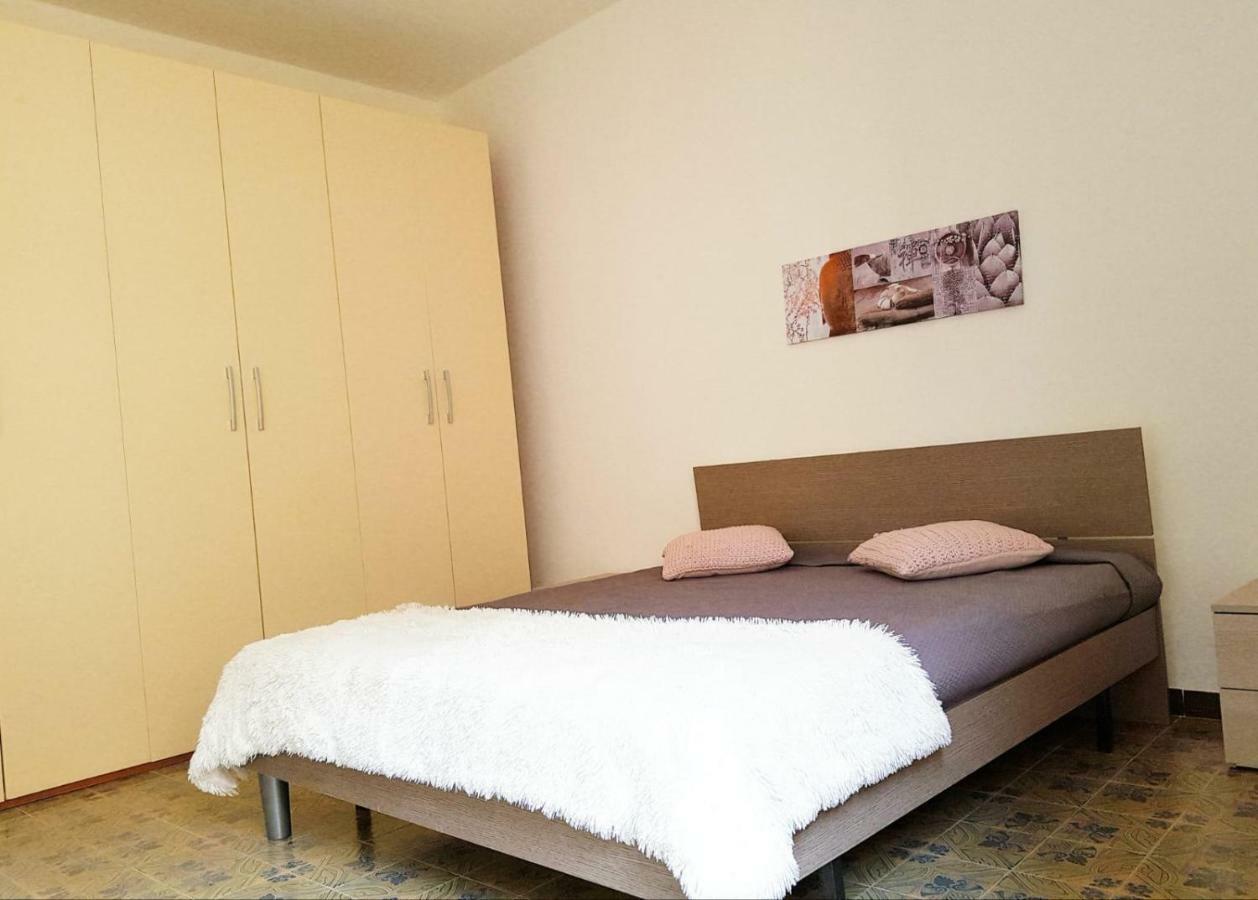 Family Apartment On The Beach Альгеро Экстерьер фото